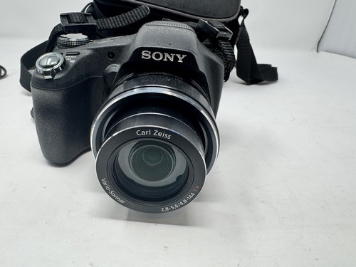 SONY DSC-HX100V 16.2MP Digital Camera with Carl Zeiss Vario-Sonnar 8-144mm f/2.8 - Picture 14 of 17