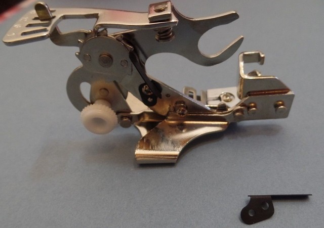 SINGER Ruffler Foot Attachment 40 For Sewing Machine EBay Interesting Gathering Foot For Kenmore Sewing Machine SINGER Ruffler Foot Attachment 40 For Sewing Machine EBay Interesting Gathering Foot For Kenmore Sewing Machine