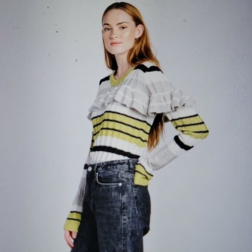 En Saison Coraline Rufle Sweater Top - Picture 3 of 10