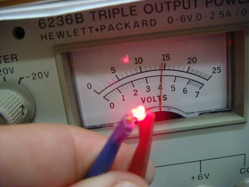 500 Small RED Surface Mount LED's - AGILENT QLMP-Q162 - NEW and  UNUSED - Picture 7 of 10