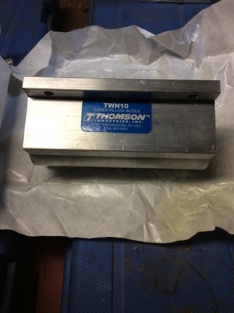 NEW * Thomson TWN-10 Twin Super Series Pillow Block TWN10 5//8/"