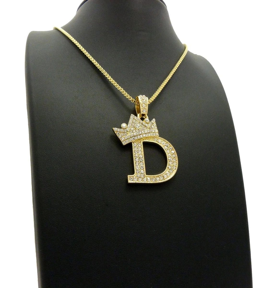 Gold chain with shop letter d