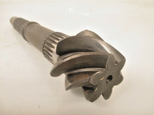 Kubota Pinion For LL3300DT/L3600DT Tractor (TA040-21700) - Picture 4 of 6