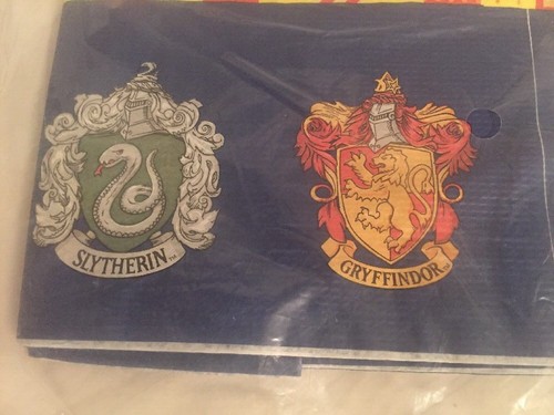 CLASSIC Hallmark HARRY POTTER SORCERER'S STONE TABLECLOTH COVER 54" x 89.25". - Picture 4 of 5
