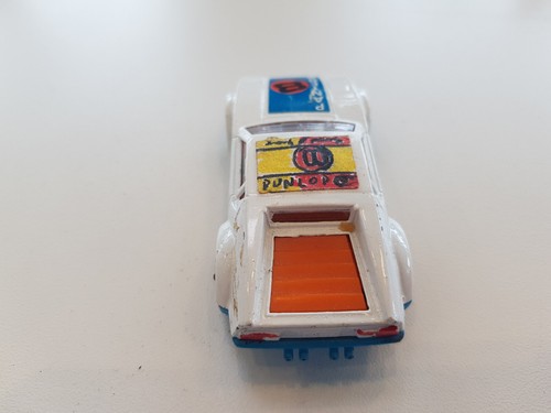 K-43: Matchbox Superfast: SF-8 De Tomaso Pantera bianco/blu - Foto 4 di 5