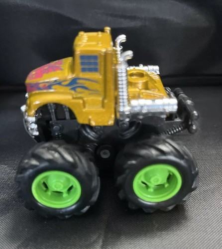 New-Ray Mini Monster Friction Toy - Monster Truck 📀 Gold - Dragon - Picture 3 of 4