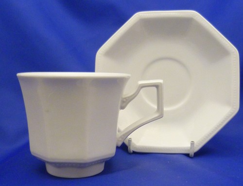 A JOHNSON BROTHERS \'HERITAGE WHITE\' TEA CUP AND SAUCER | eBay A JOHNSON BROTHERS \'HERITAGE WHITE\' TEA CUP AND SAUCER | eBay