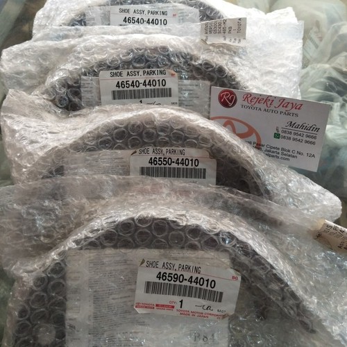 Genuine OEM Parking Brake Shoe Set 46540-44010 Fit 00-05 Toyota RAV4 Lexus GS IS - Picture 1 of 2