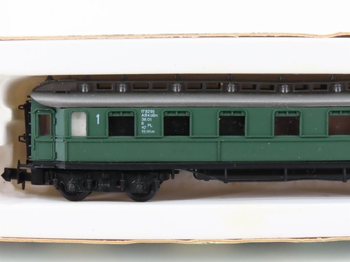 N Scale Arnold 0338 Unlettered European 1st/2nd Class Coach Passenger #17 8295 - Picture 2 of 4