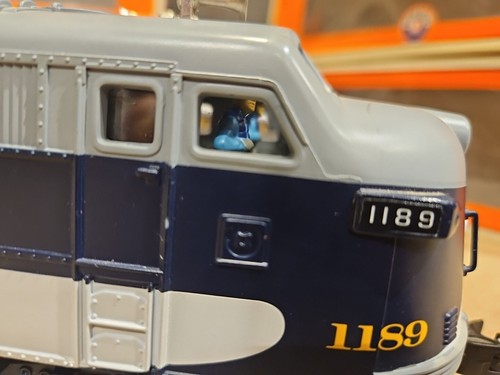 LIONEL 6-38229, 35222-4 WABASH Blue Bird FT Diesel Loco W/Sounds & Passenger Set - Picture 6 of 24