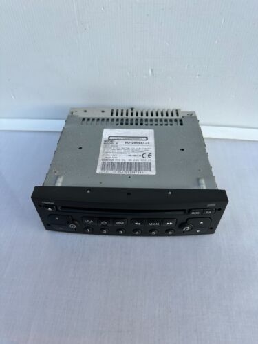 PU-2859A J Citroen Berlingo C3 Peugeot 206 Radio CD Player Clarion RD3 DE-CODED - Picture 2 of 8