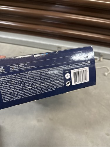 Muñeca Barbie Tommy Hilfiger Top Model Gigi Hadid Firma - FPV63 Nueva En Caja - Imagen 8 de 8