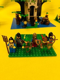 LEGO Forestmen 1680 1877 1974 6042 6054 6066 6071 6077 6103 Forestman "Like New"