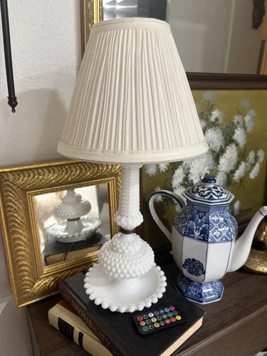 Vintage  milk glass table lamp