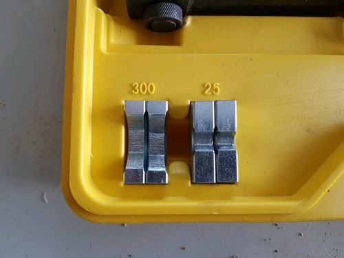 YQ-300 Hydraulische Crimpzange mit Matrizen - Bild 4 von 4