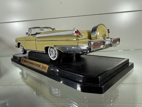 Road Legends scala 1:18 1957 Mercury Turnpike Cruiser - Foto 4 di 5