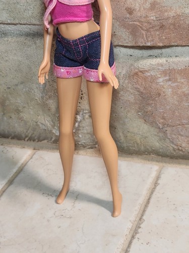 Barbie epoca febbre moda in camicia rosa jeans pantaloncino capelli biondi occhi azzurri usata  - Foto 7 di 19