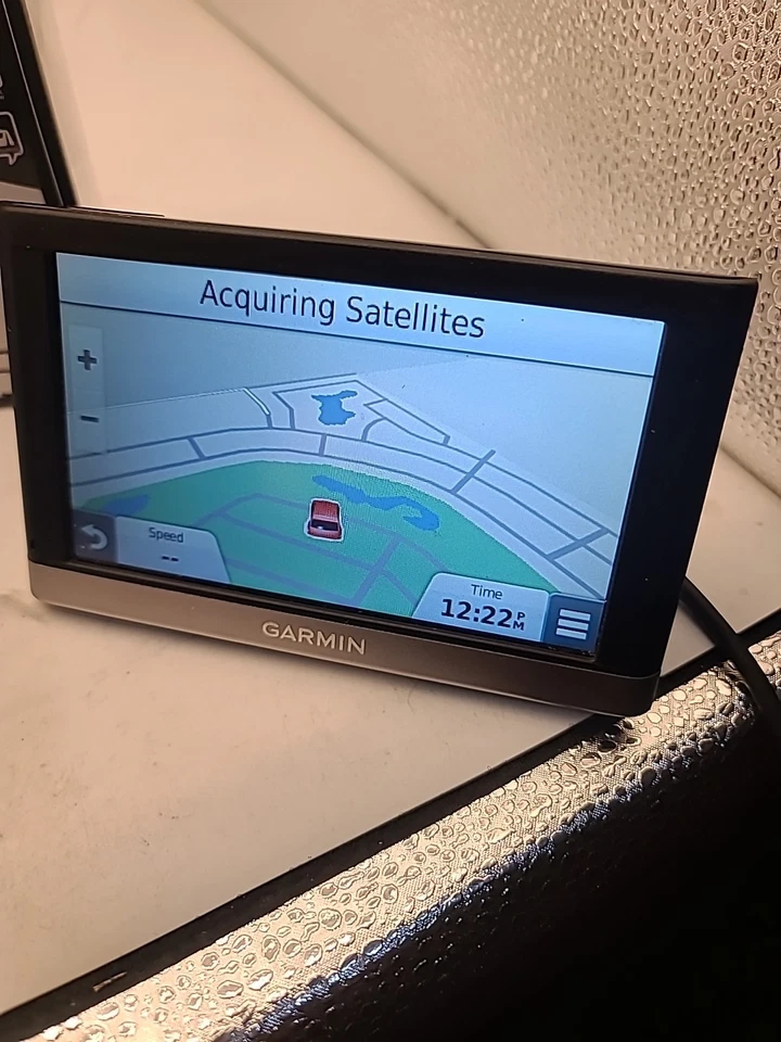 Garmin nüvi 2557LM 5" Automotive Mountable GPS w/ OEM Charger Latest Maps - Image 2 of 4
