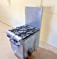 "SOUTHBEND X32-E" NAT GAS 4 BURNER STOVE WITH GREASE CATCHER PAN & OVEN