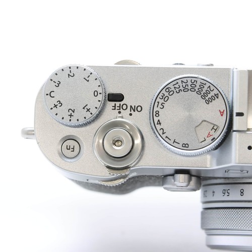 Fujifilm Fuji X100F Silver Digital Camera Shutter Count 9142 - Picture 10 of 12