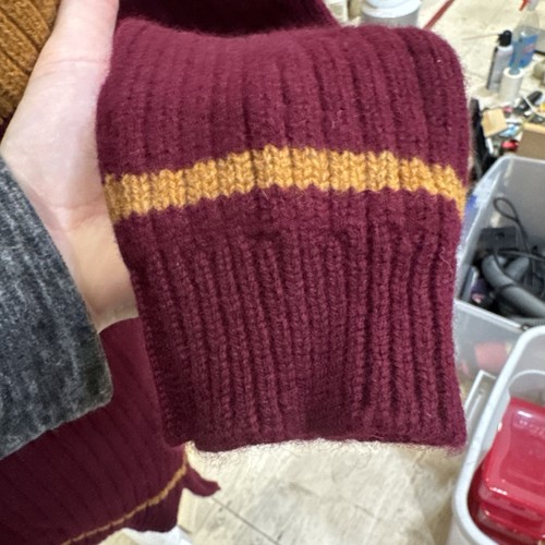 Suéter de lana para mujer Universal Studios Harry Potter Gryffindor Lamb’s talla M nuevo con etiquetas - Imagen 6 de 6