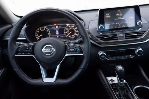 2020 Nissan Altima 2.5 Platinum - Picture 8 of 12