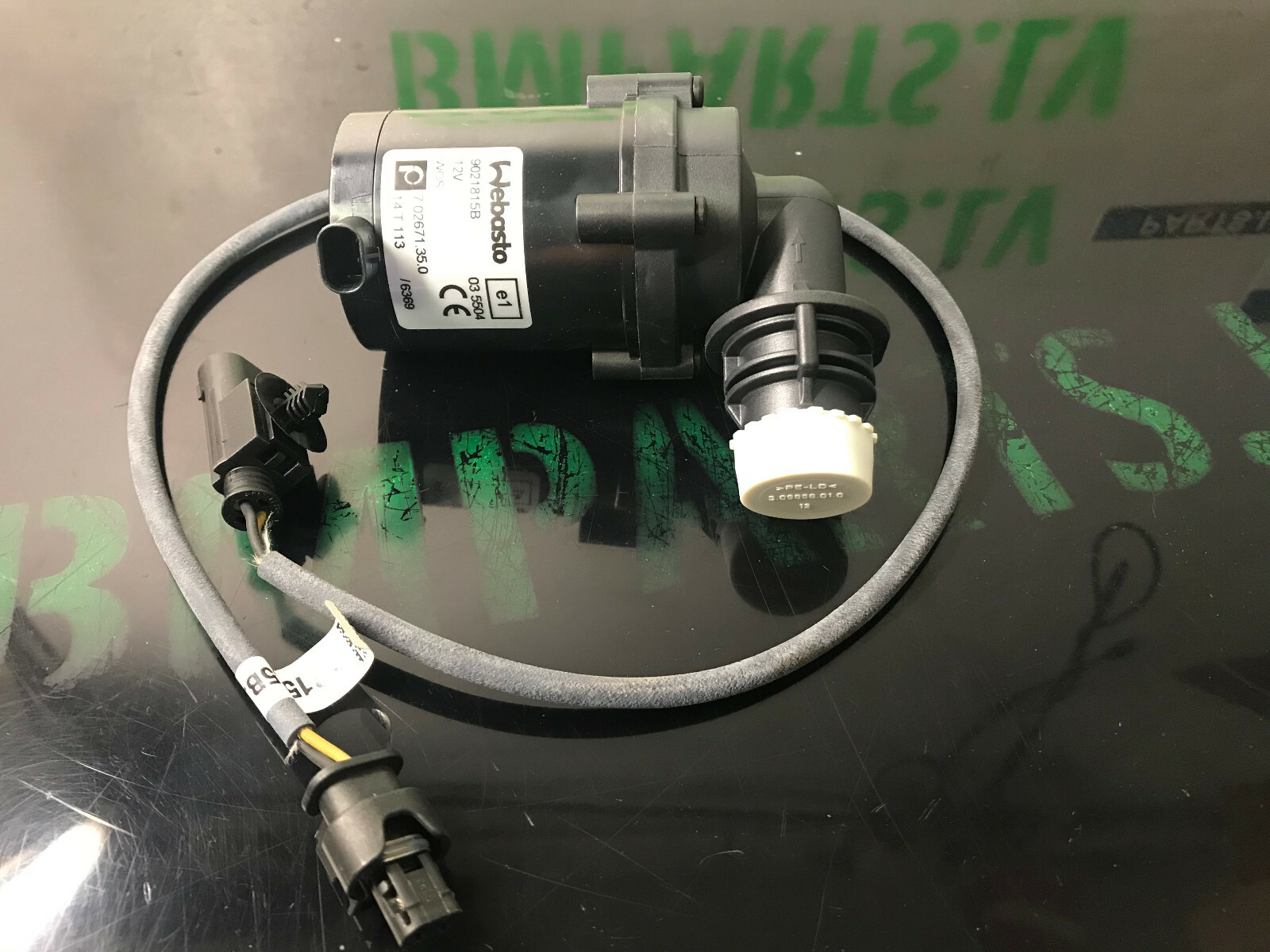 NEW GENUINE BMW E90 E91 E92 E93 WATER PUMP F INDEPENDENT HEATER