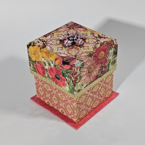Punch Studio Verbena Soap Set In Floral Box With Pink Rhinestone Flower Accent - Picture 9 of 9