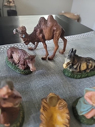 Vintage Christmas Nativity/Manger Scene Figurines Made in Italy - Picture 7 of 10