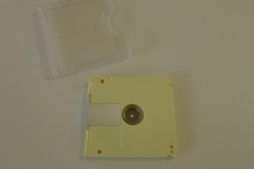 VICTOR POCOP 74 YELLOW MINIDISC - Picture 3 of 3