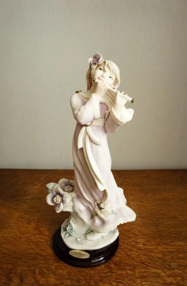 Giuseppe Armani Figurine #1429C Melody Capodimonte Statue