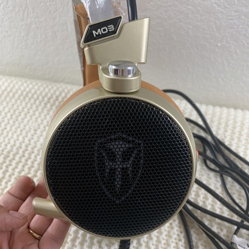 Auriculares estéreo USB con cable para juegos con cancelación de ruido de vibración beige negro - Imagen 6 de 7
