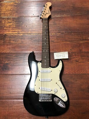 ‪☆激レア‪☆ Squier Mini Stratocaster Amazon.com: Squier Mini Stratocaster Electric Guitar, with 2