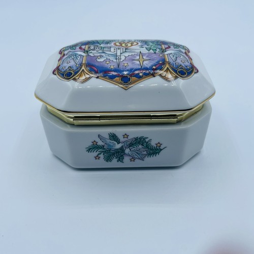 VTG Melodies of Christmas by HERITAGE HOUSE “O Holy Night”  Porcelain Music Box - Picture 5 of 8