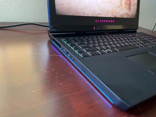Alienware 17 R4 17.3" Intel I7-7820HK, 32GB RAM, 1TB +256GB - Picture 4 of 5