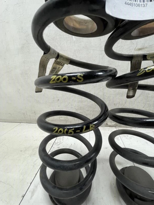 Chrysler 200 S 2015 muelles helicoidales traseros OEM+ Foto 3 de 4