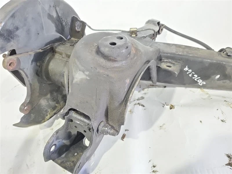 Nudillo de suspensión trasera usado se adapta a: Nissan 300zx 1985 sin turbo grado trasero C Foto 2 de 4