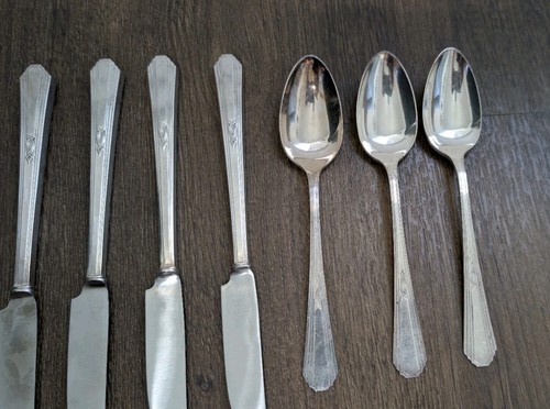 Wm. Rogers & Son International Silver Paris Silver plated Flatwear 19 Piece Lot - Picture 3 of 12