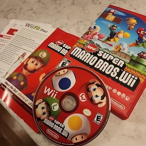 New Super Mario Bros. Wii Nintendo NTSC-U/C CIB Complete Tested Working