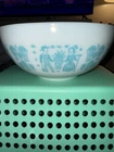 PYREX  Amish White & Turquoise BUTTERPRINT Cinderella Mixing, Nesting Bowl Set