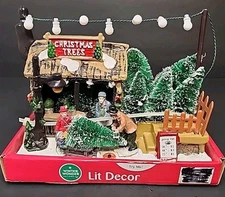 Winter Wonder Lane NEW Christmas Scene Decoration Christmas Tree Shopping LED...