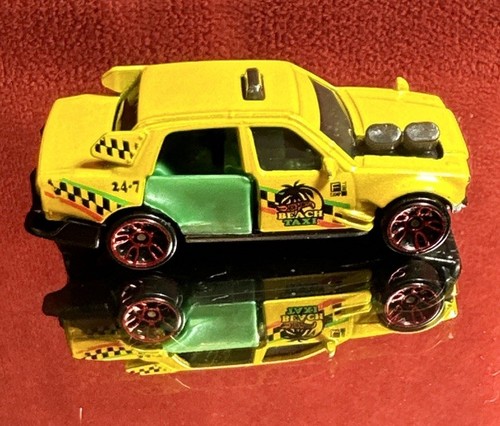 2024 Hot Wheels FUGHE Esclusivo TIME ATTAXI Giallo SPIAGGIA TAXI SCIOLTO Indonesia - Foto 2 di 15