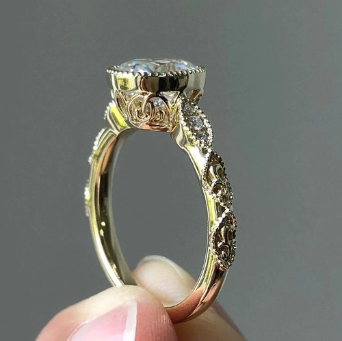 Oval Cut Diamond Engagement Ring Vintage Style 14K Yellow Gold Milgrain Halo - Picture 1 of 5