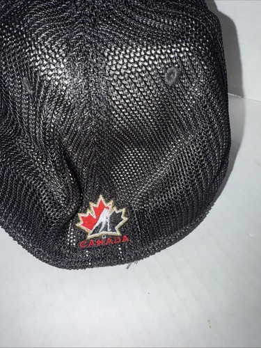 Nike Mütze Kappe schwarz klassisch 99 Dri Fit Team Kanada Hockey nicht verstellbar goldfarbenes Logo gebraucht, in einwandfreiem Zustand - Bild 3 von 5