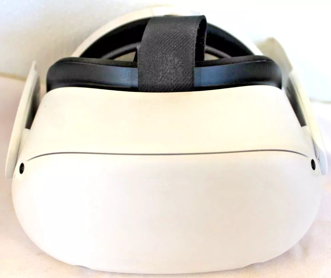 Oculus Quest 2 VR Headset 128GB Model KW49CM 1832x1920 LCD