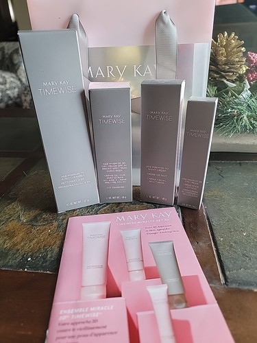 Mary Kay Timewise Miracle Set 3D Tages-/Nachtcreme, Reiniger, Augencreme, LSF 30