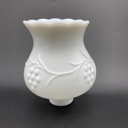 2 Lampada Boudoir Vetro Latte Bianco Vintage Paralume Vite Uva 1 5/8" Montaggio - Foto 2 di 18