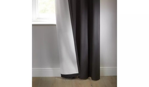 Sparen Sie 50 % - Habitat Verdunkelung Uni Bleistiftfaltenvorhänge Schwarz - 117 cm x 137 cm - Bild 4 von 5