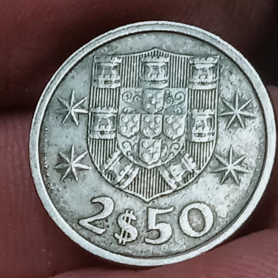 1973 2.5 escudos Portugal FOR COLLECTOR - Image 4 of 4