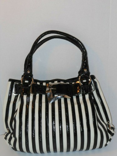 NUCOLLECTIONS BLACK AND WHITE OVERSIZE SHOULDER BAG - Picture 5 of 7